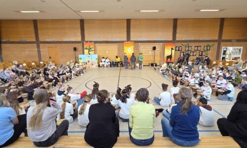 Eine volle Halle und jede Menge gute Laune